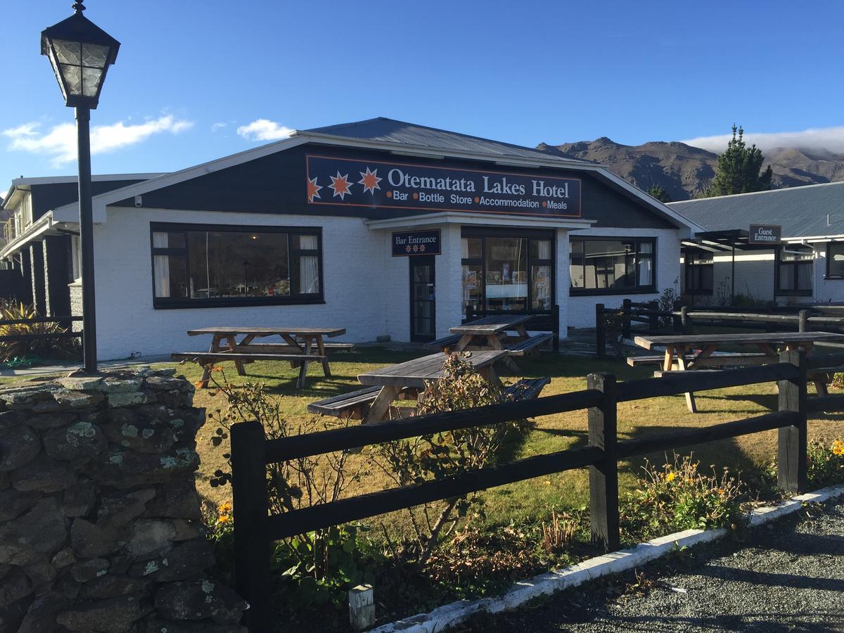 Hotel Otematata's Dam Pub