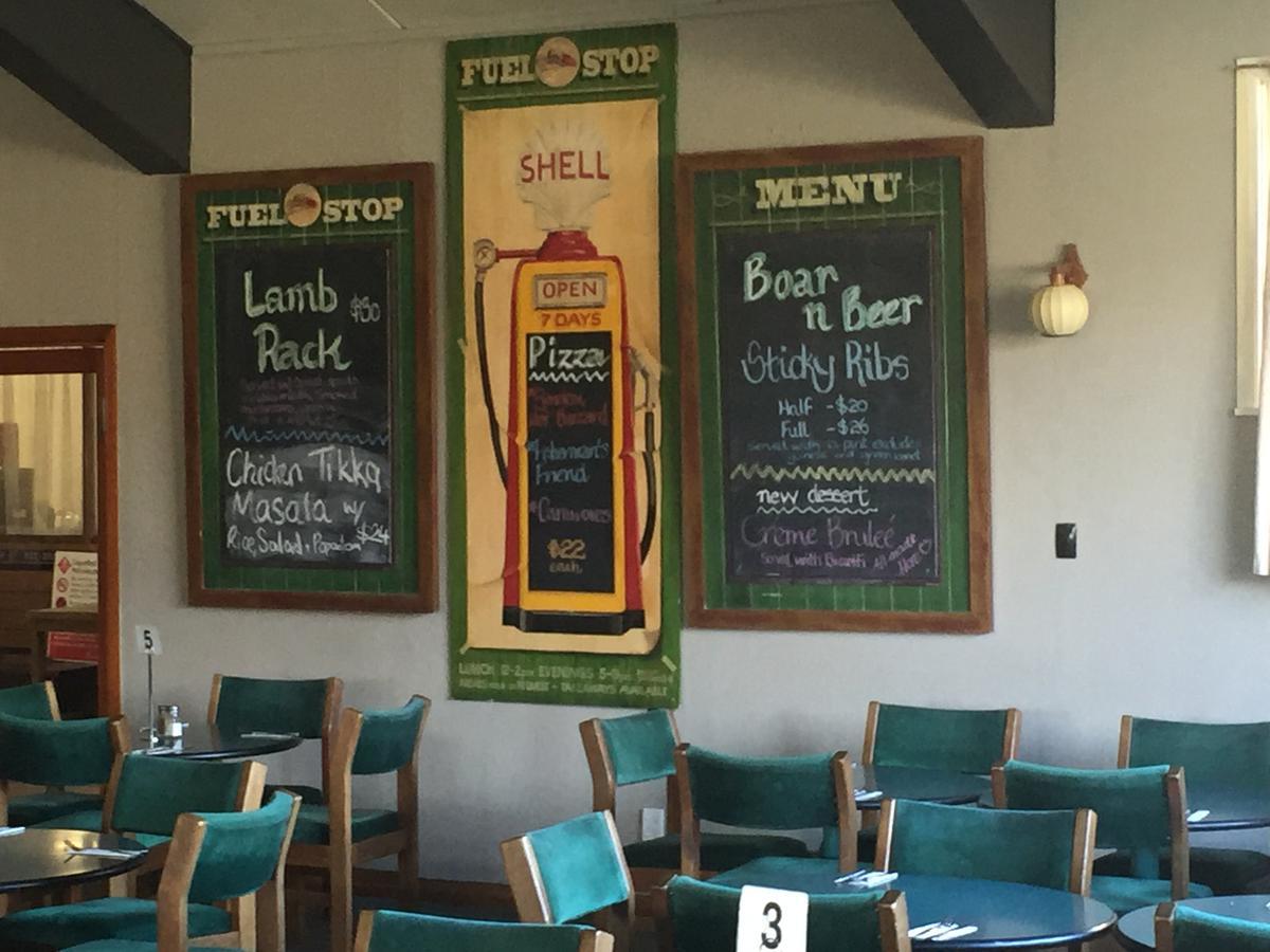 Hotel Otematata's Dam Pub