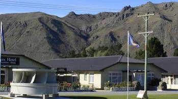 Hotel Otematata's Dam Pub 2*